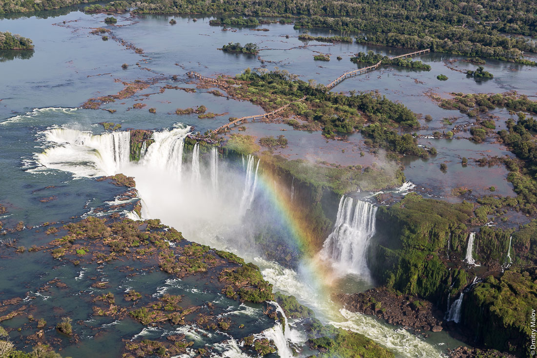 Глотка дьявола, водопад Игуасу, Бразилия, Аргентина. Аэро фото с вертолёта. Garganta del Diablo. Devil