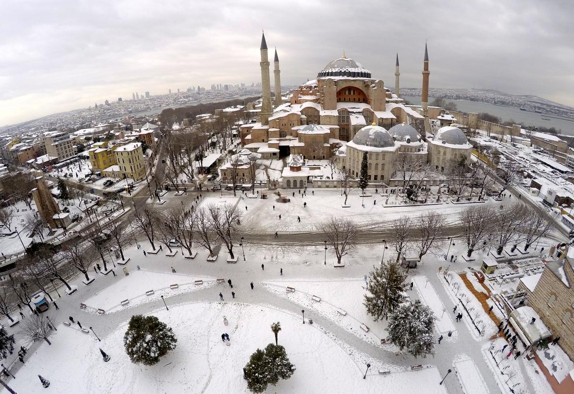 Стамбул русскоговорящий. Султанахмет Стамбул зима. Анкара зимой. Турция Стамбул природа зимой. Зимний Стамбул 2024.