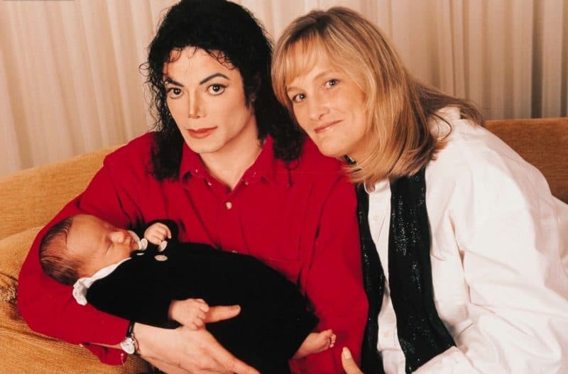 Майкл Джексон с Дебби Роу и сыном