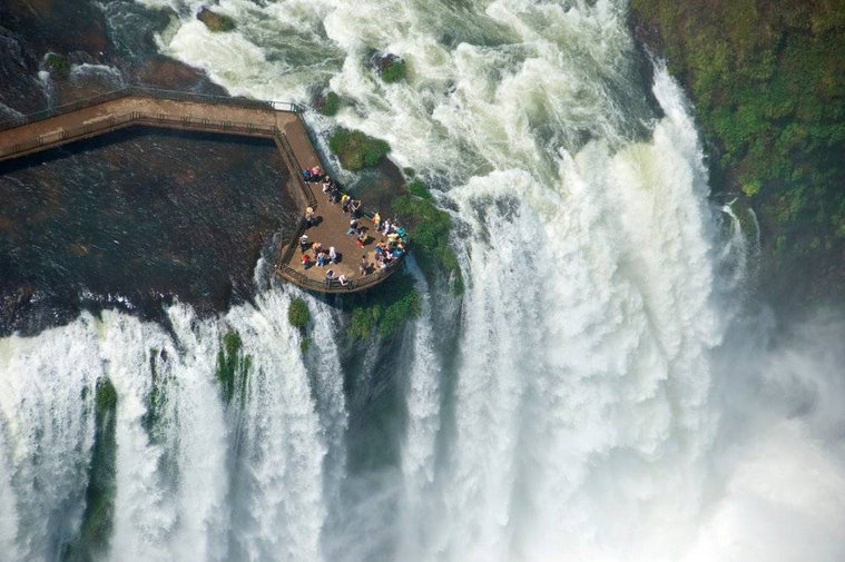 Смотровая площадка у водопада Игуасу