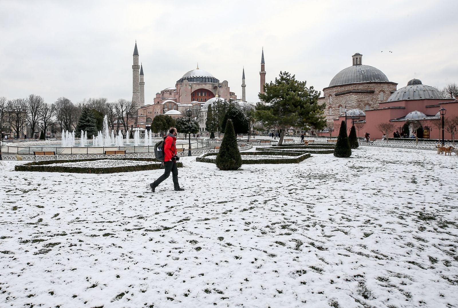 Погода в стамбуле в июле. Стамбул в декабре. Зимний Стамбул. Стамбул в феврале. Стамбул в январе.