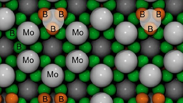 Расположение атомов в кристалле высшего борида молибдена
