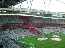 Вид на стадион с Wembley Way, январь 2007 года