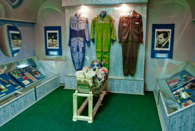 Внутри музея космонавтики