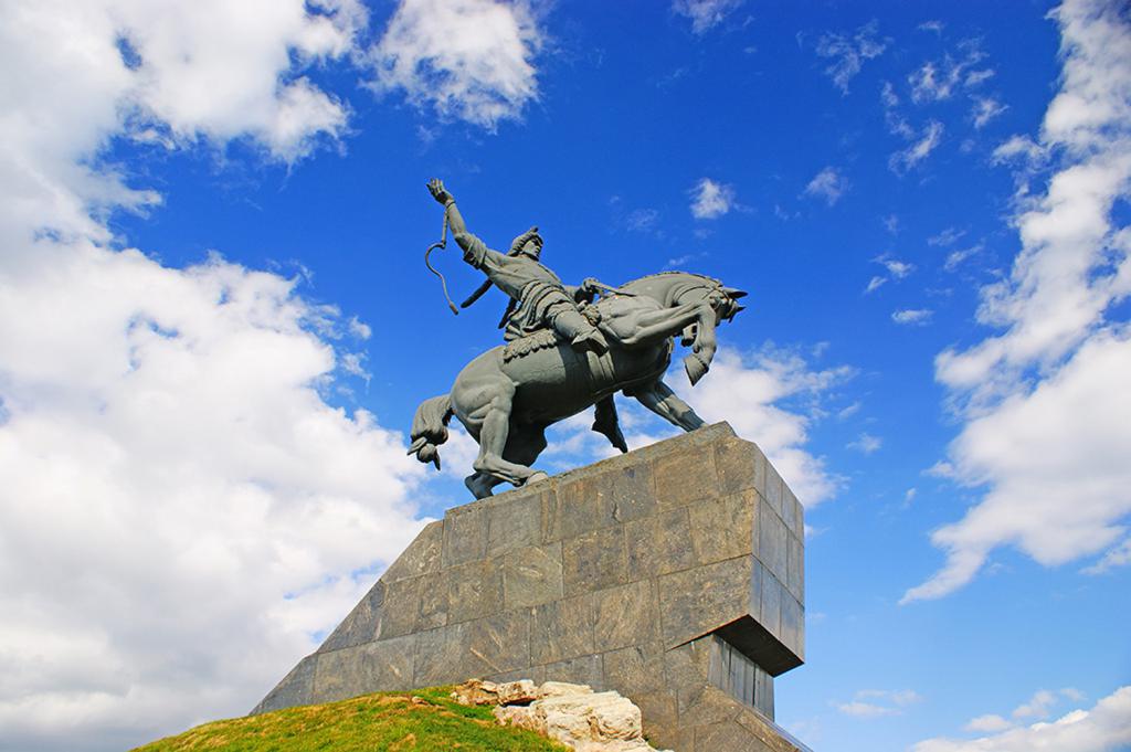 Памятник Салавату Юлаеву