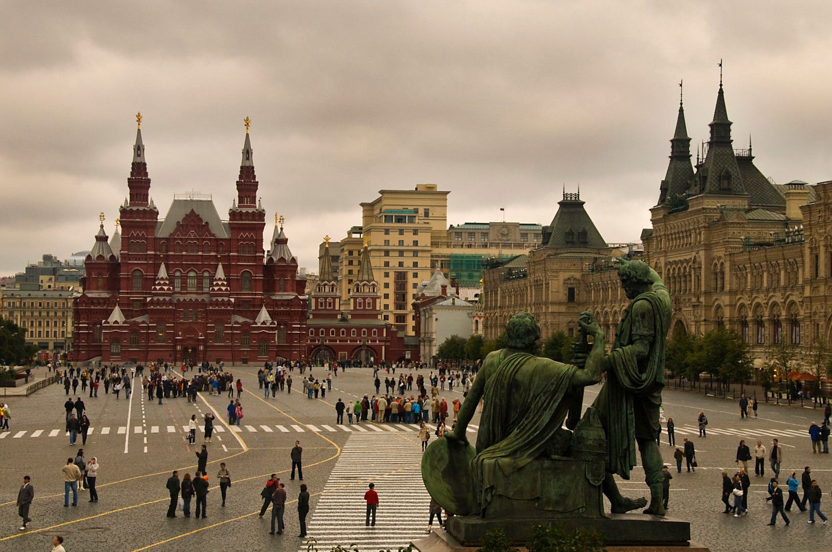 памятники красной площади в москве название