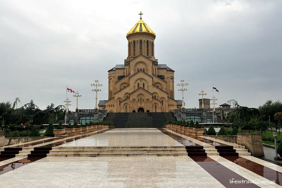собор Самеба в Тбилиси