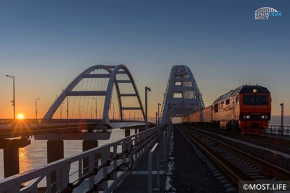 Запуск новых направлений через Крымский мост под вопросом. Фото: Инфоцентр Крымский мост 