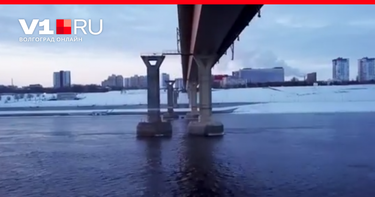 Мост в волгограде танцует видео. Волгоградский мост резонанс. Резонанс моста в Волгограде. Танцующий мост в Волгограде. Мост через Волгу в Волгограде.