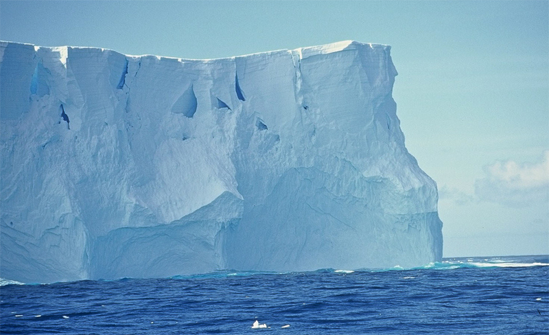 Ледник и вода
