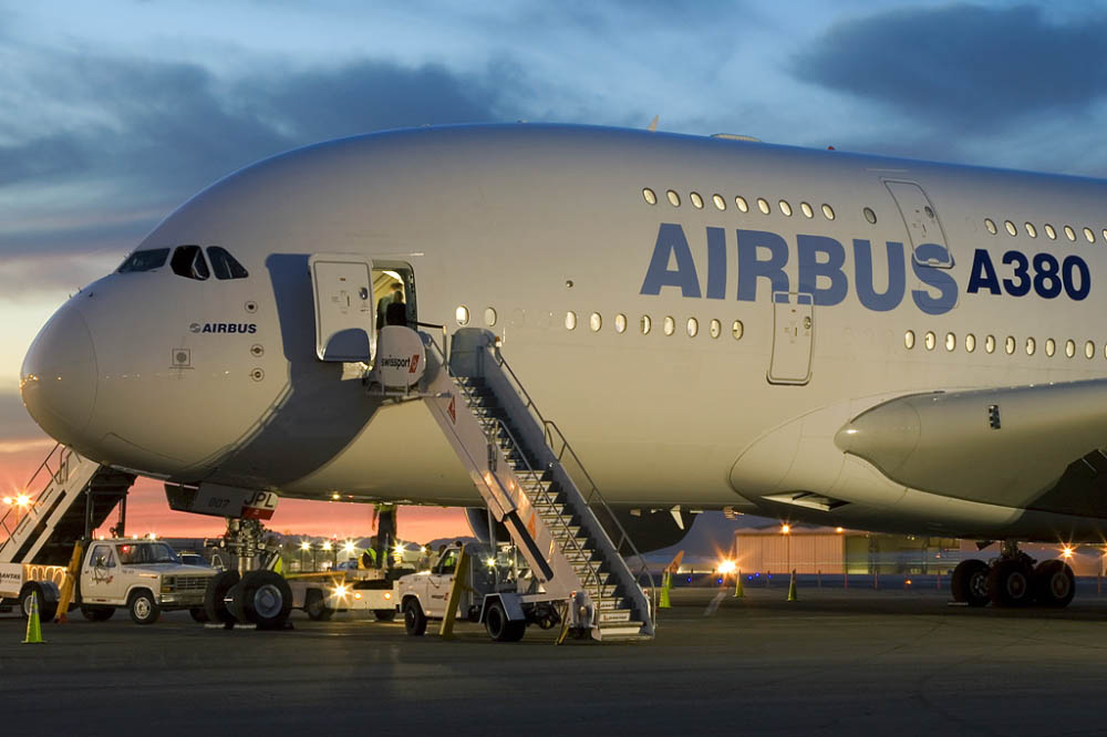 Какой самолет лучше выбрать для перелета: Boeing или Airbus