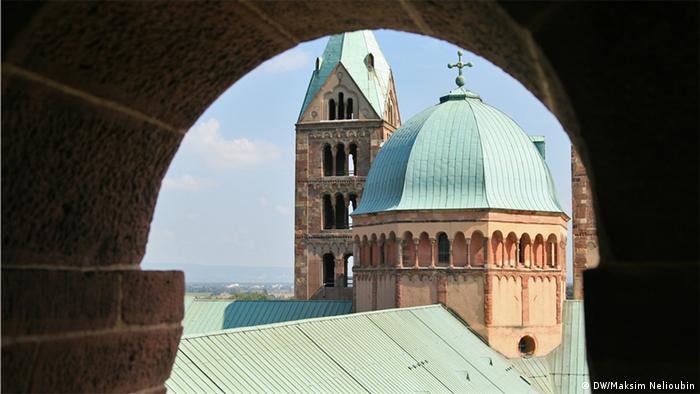 Вид на купол собора со смотровой площадки Южной башни