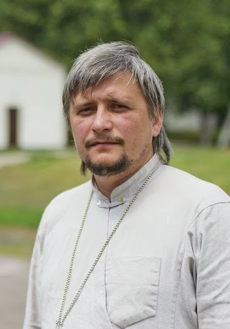 Священник Андрей Пинчук