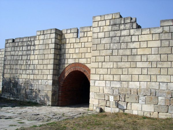 Ворота древнего города Плиска